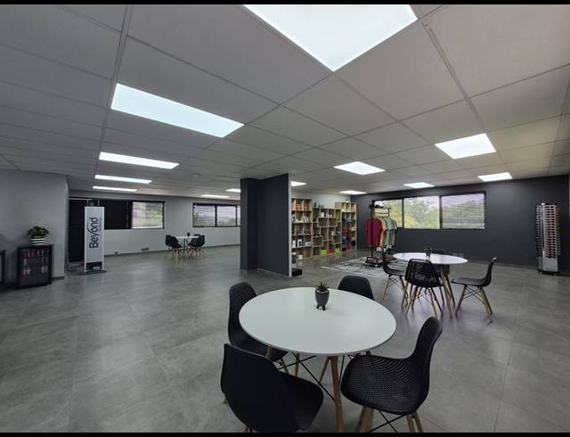 650M² OFFICE FOR SALE IN SUNNINGHILL